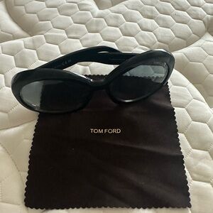 Tom Ford Black Sunglasses Classic Cat-Eye Design